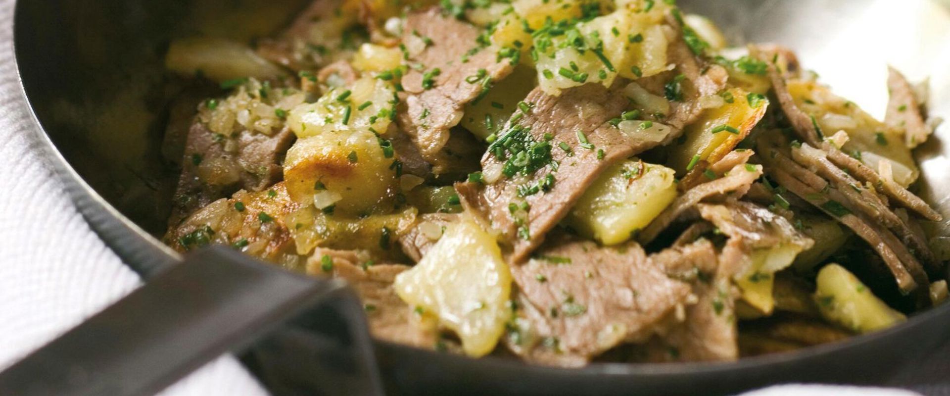 Greaschtl Greaschtl in a pan.