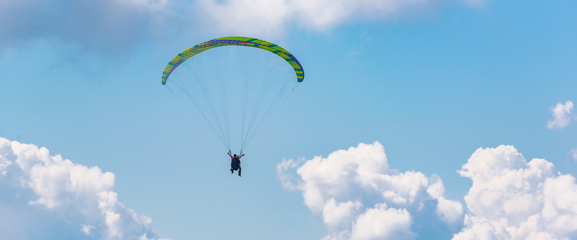 Tandemclub Iffinger | Paragliding flights Paragliding at dawn in the clouds.